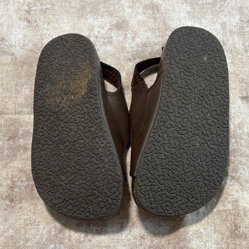 OshKosh B'gosh Brown Kids Sandals with Buckles - Picture 2 of 5